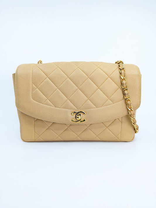 Vintage Chanel Diana Medium Beige Bag in Lambskin