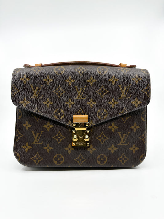 LV Pochette Metis