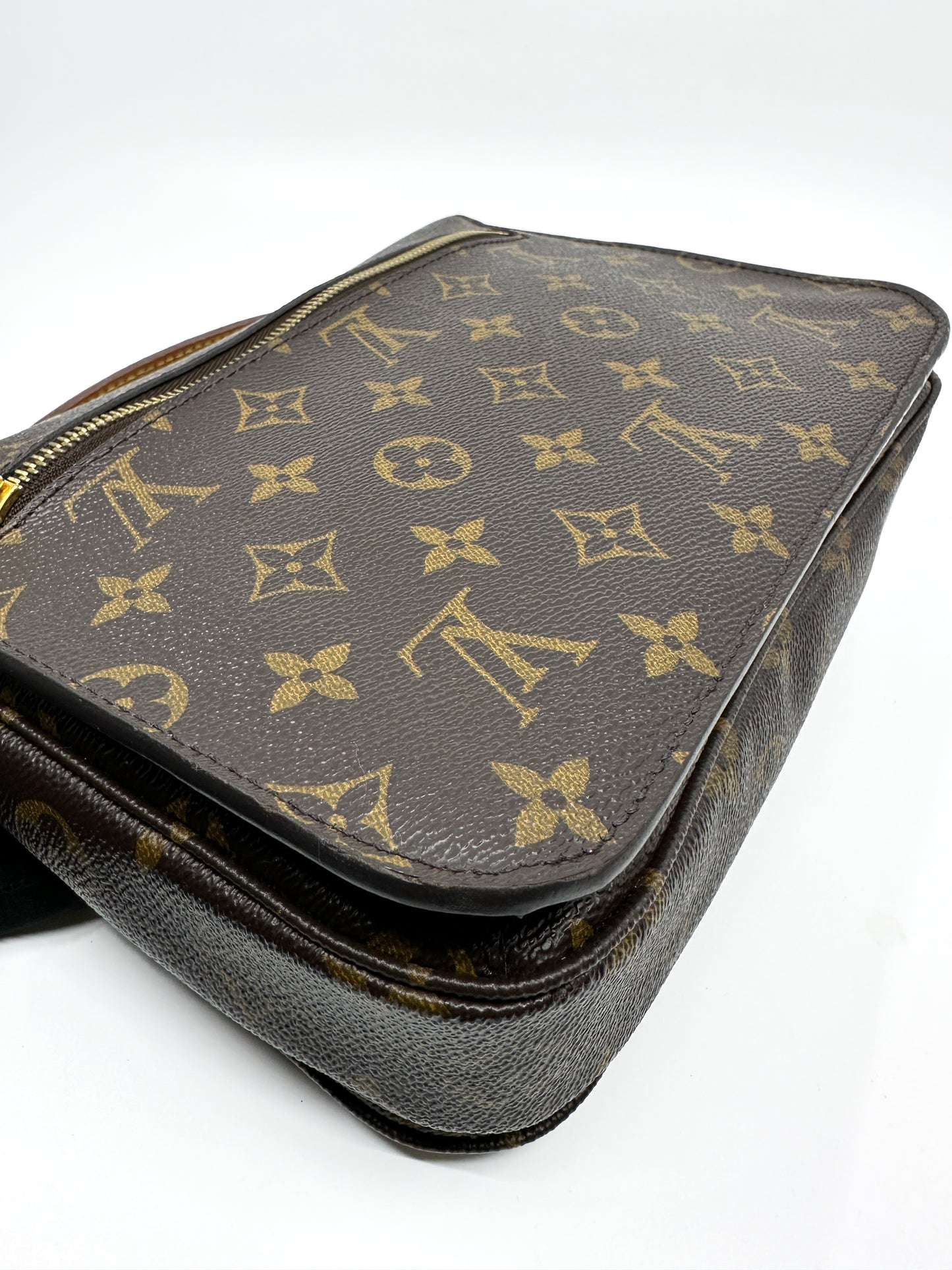 LV Pochette Metis