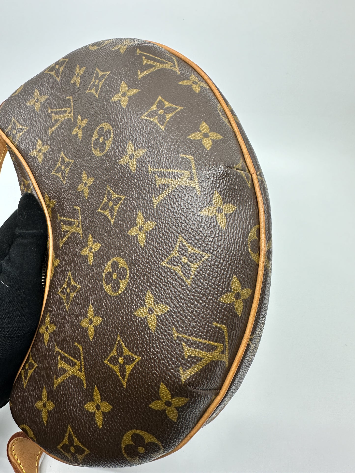 Louis Vuitton Vintage Croissant SP0013