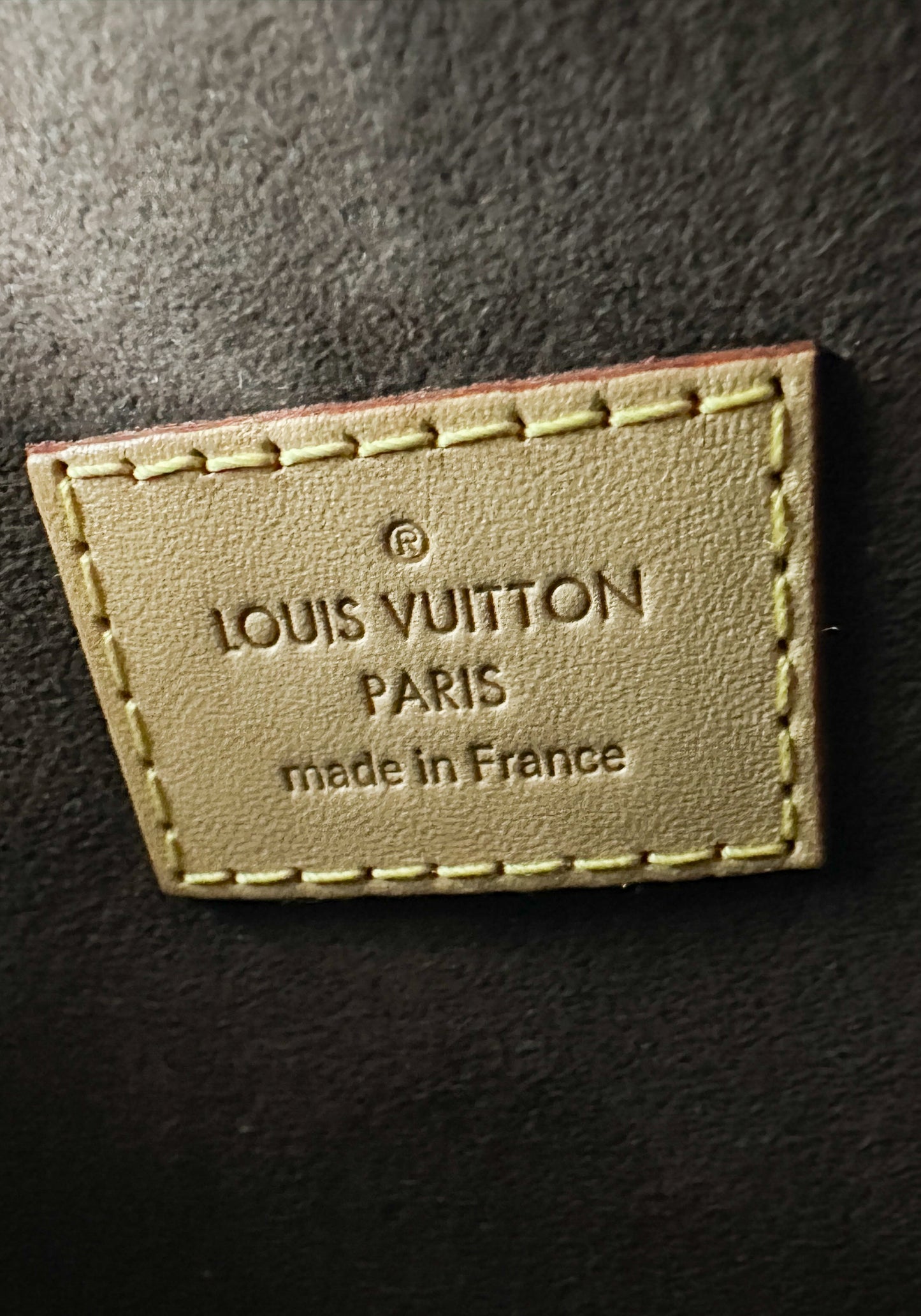 LV Pochette Metis