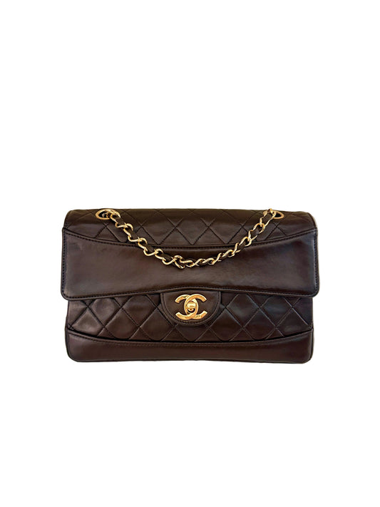 Rare Vintage Chanel Classic Single Curve Flap Medium Lambskin Chocolate Brown 24K Gold Hardware