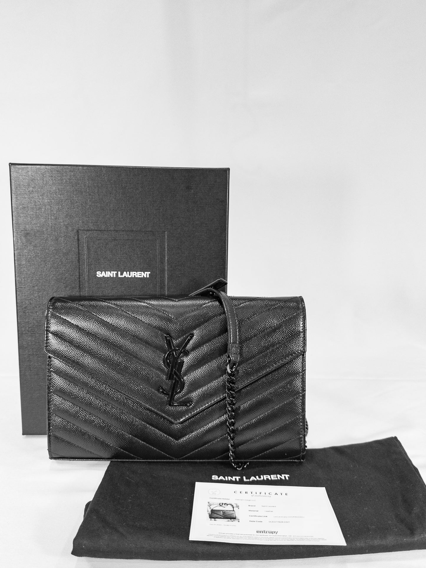 Saint Laurent Classic Cassandre Chain Wallet So Black