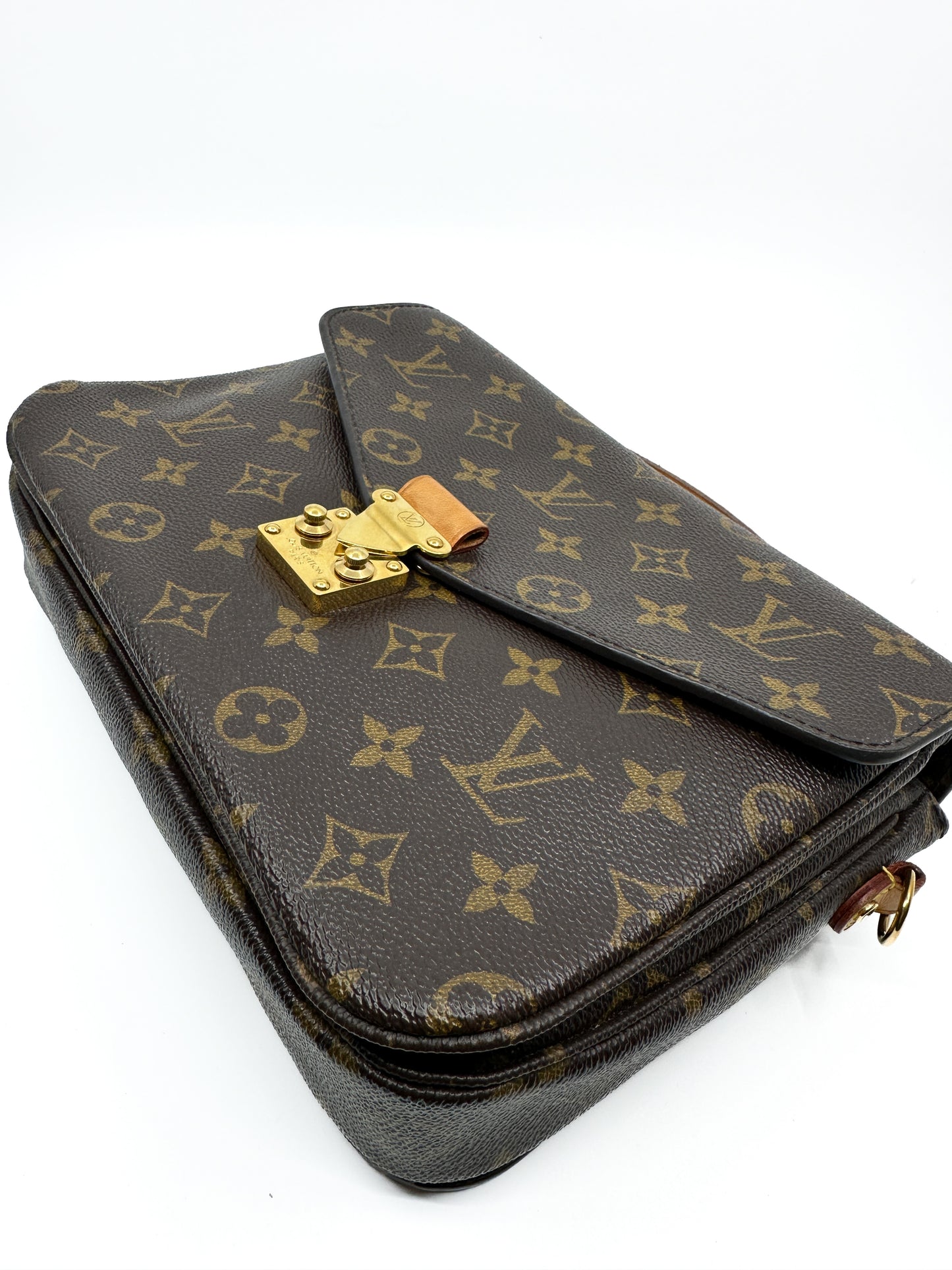 LV Pochette Metis